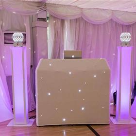 fwthumbdj booth white.jpg